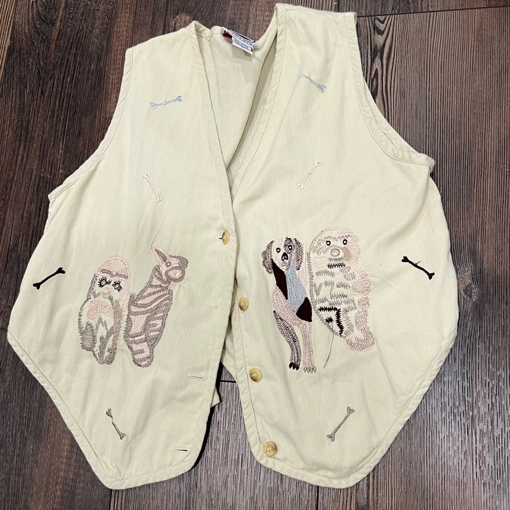 Vintage Cream Embroidered Cotton Vest Size Medium Animals Dog Bones - Picture 4 of 11